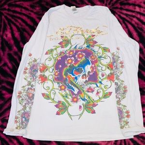 Designed long sleeve white tshirt.